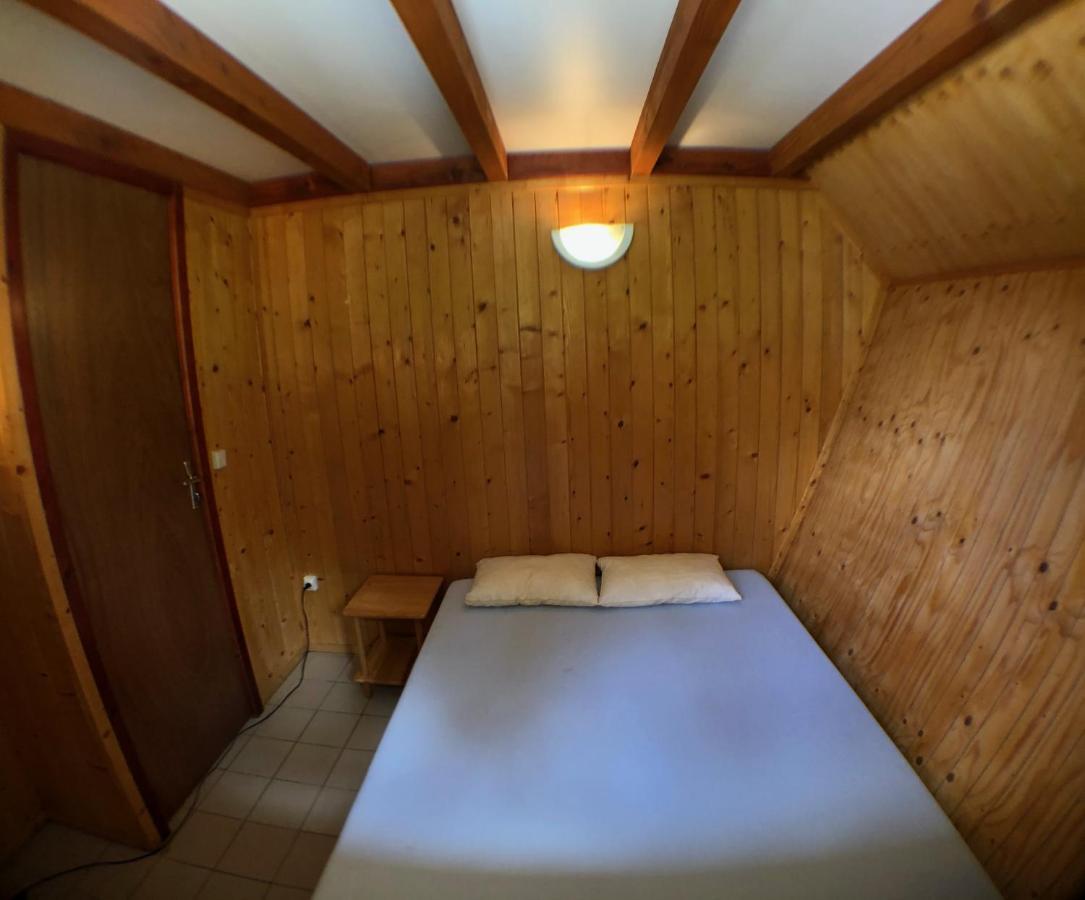 Chalet Dans Le Parc D'Un Manoir Du Xixeme Angles  外观 照片